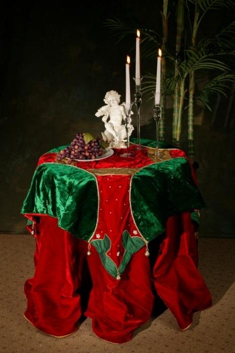 Tablecloth Round, Red - 90 Inches